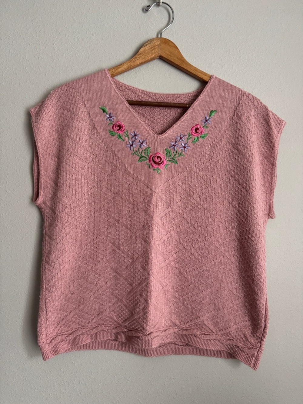 Vtg Pink floral embroidered sweater or vest